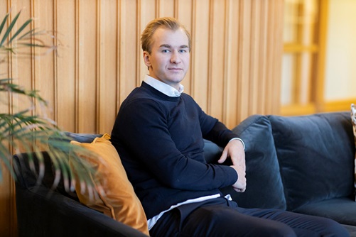 – Många av våra konsulter har idrottsbakgrund. Vi ser att det finns mycket kompetens som idrotten bidrar med, säger Adam Sandström.